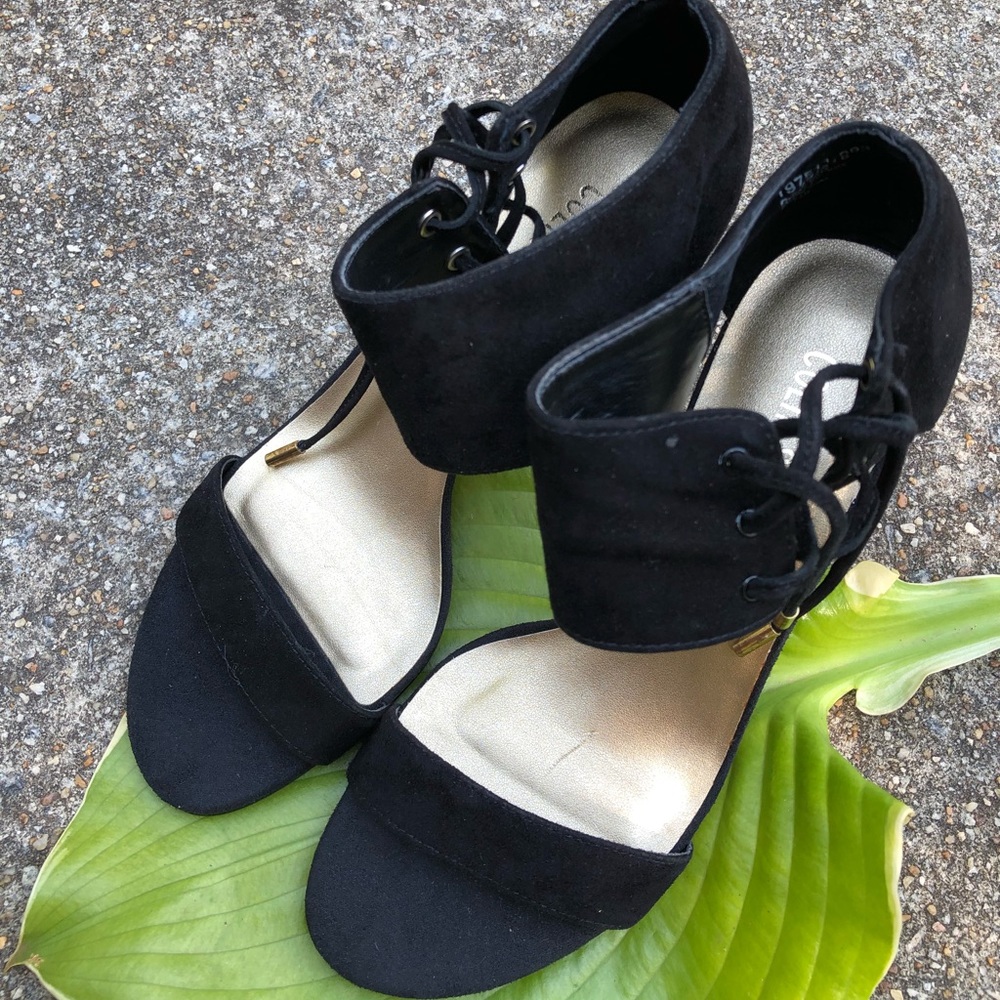 Colin Stuart Open Toed Heels w/ ankle cuff (7.5)
